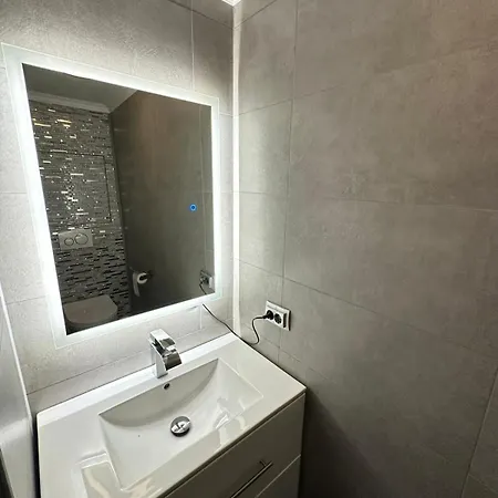 Kl Apartment *